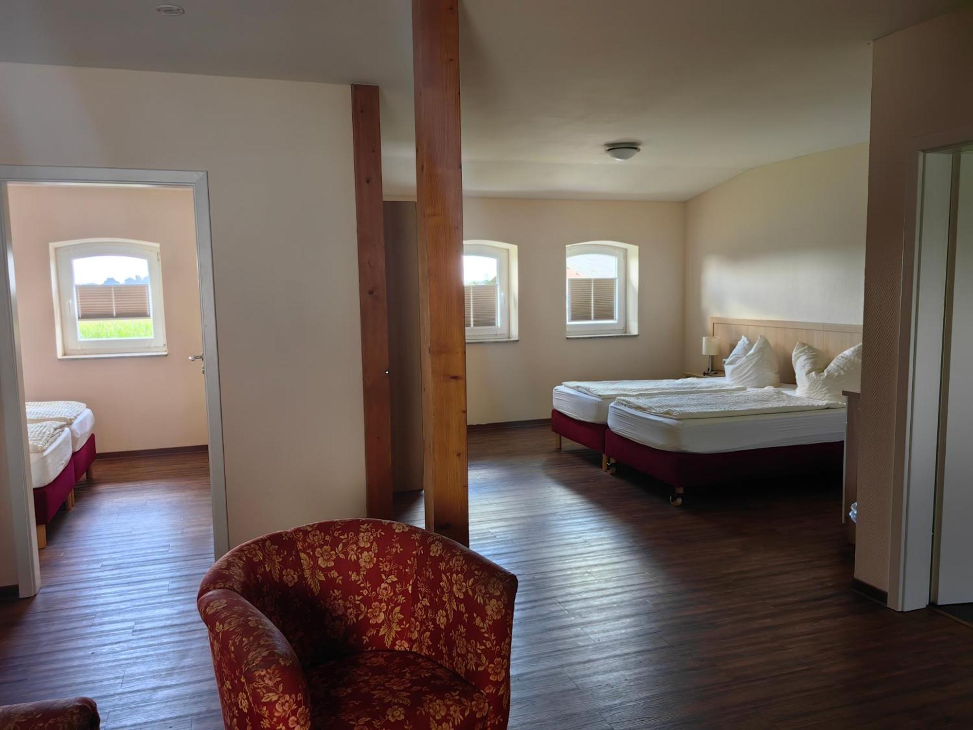 Landhotel Kreien Bagian luar foto