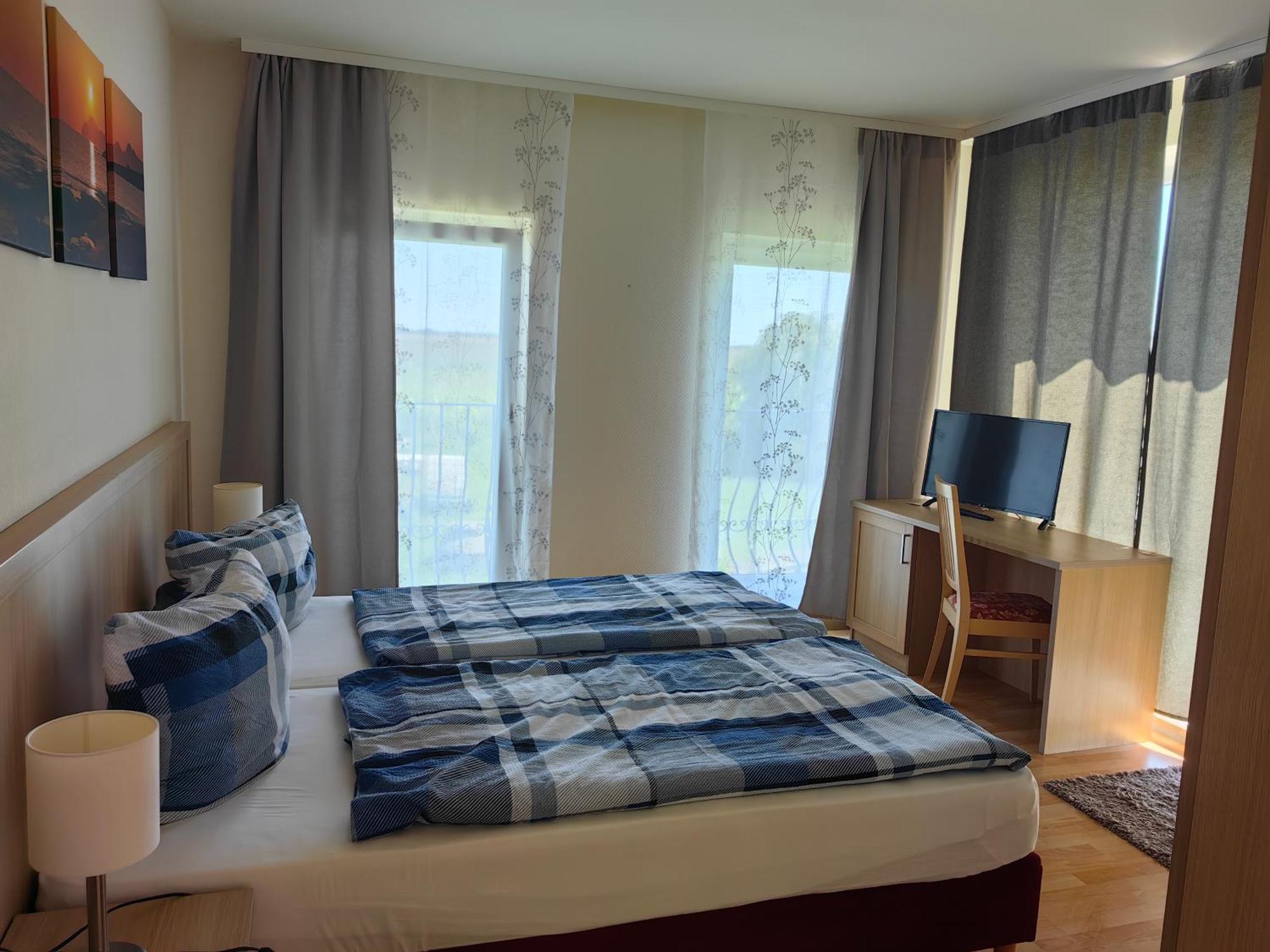 Landhotel Kreien Bagian luar foto